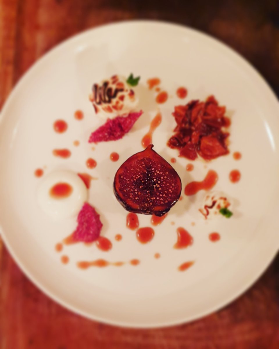 Cloak Dining tweet media