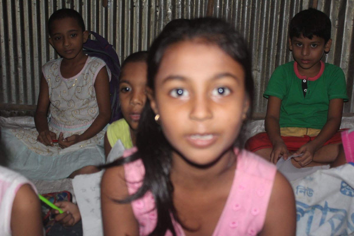 PathikrtO's tweet photo. #street children education Bangladesh. https://t.co/aOVLwS1Sfn