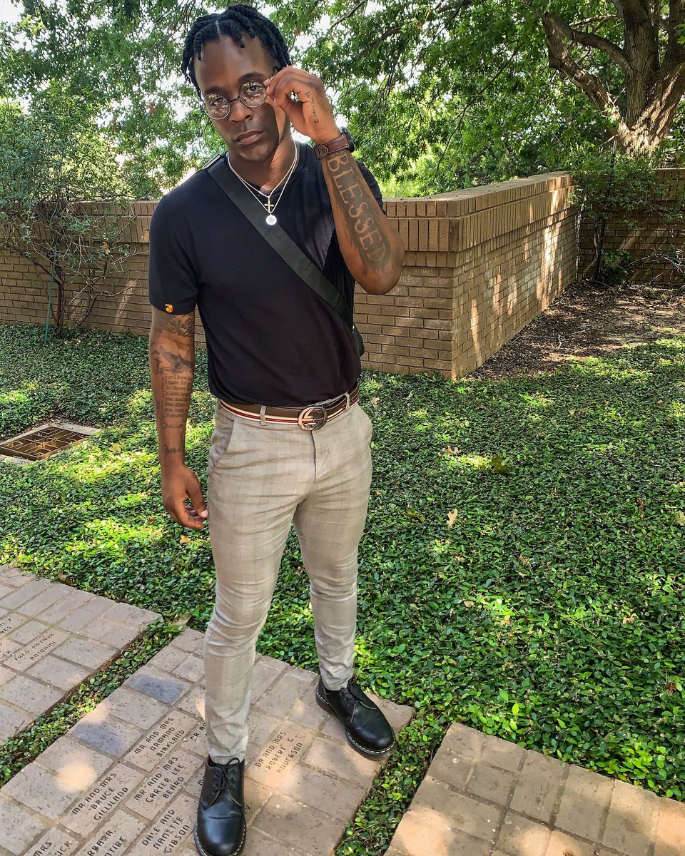 em_visions's tweet photo. βDrip so hard I make puddles, b****, my Gucci splashinβ.βπ¦
ββββββββ
#style
#streetwear
#streetstyle
#dfwmodels
#dfwfashion
#blackmodels
#creativestyle
#dfwcreatives
#fashionpost
#mensfashion
#Indripwetrust https://t.co/Q3OhFZnrbB
