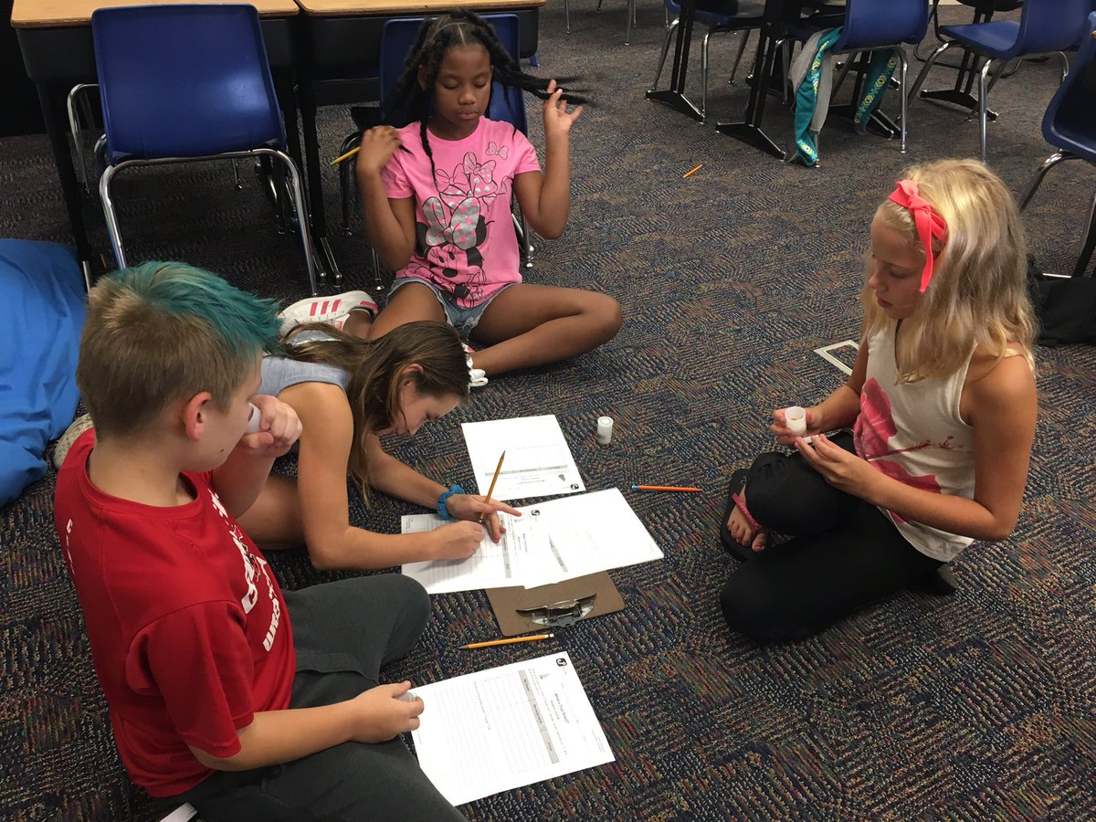 CedarHeights4th's tweet photo. Today’s science...What’s that smell? #stemscopes #sensereceptors https://t.co/ZhnZbI1Uzu