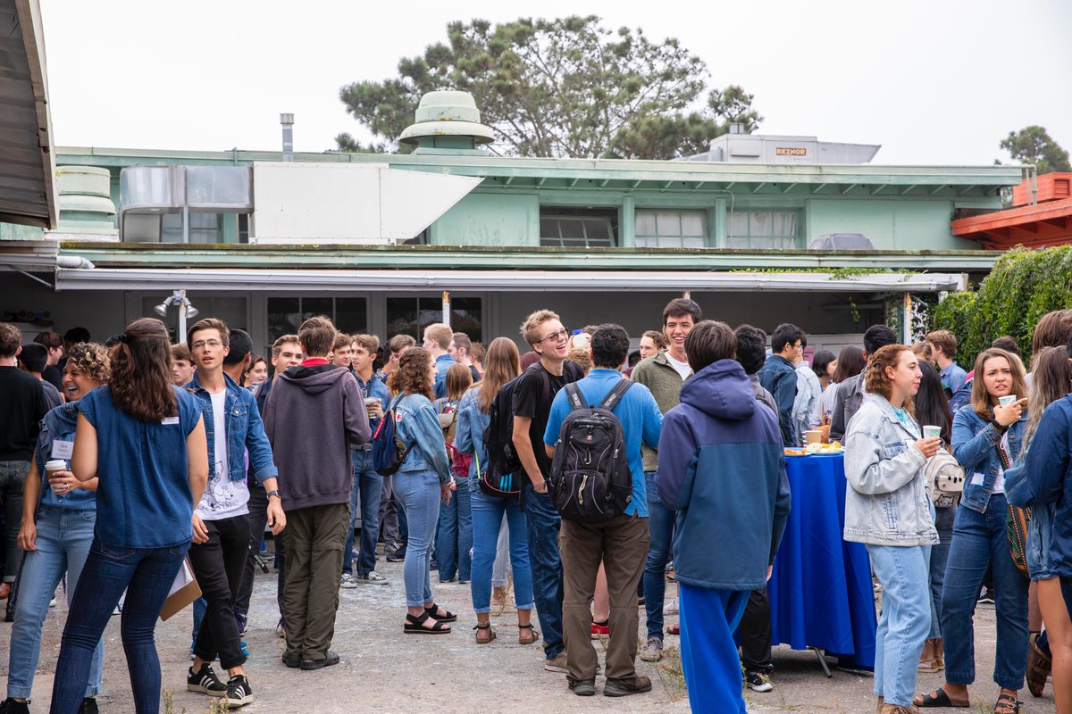 UCSB_CCS's tweet photo. Great to see everyone at the CCS All College! We wish a very warm welcome to all new and returning students. Happy Fall Quarter! #UCSB #UCSBCCS #UCSantaBarbara #UCSBCollegeofCreativeStudies #ccsallcollege https://t.co/RUgleonvBj