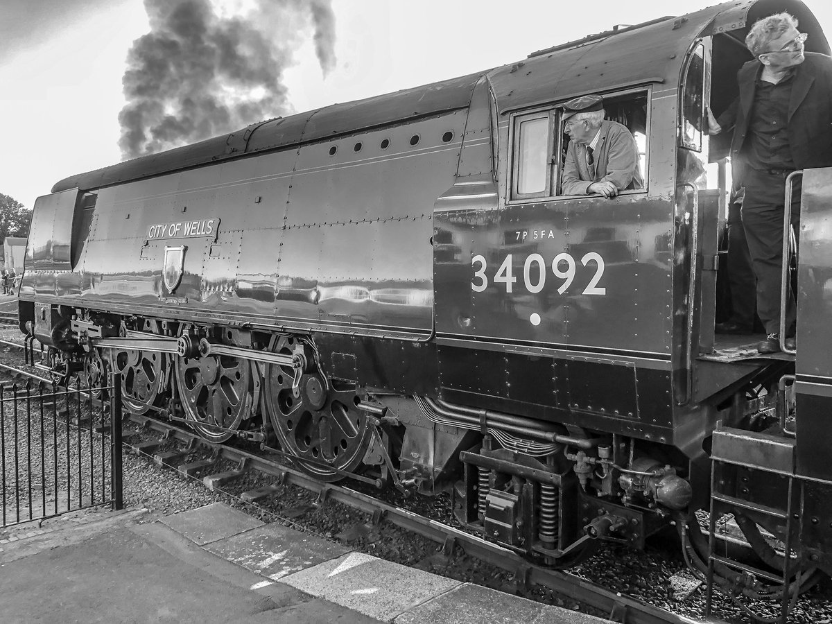 steamfoursixty's tweet image. SR West Country Class air-smoothed 4-6-2 Pacific steam locomotive No 34092 ‘City of Wells’ waits to depart Kidderminster Station on the @svrofficialsite #svr #spamcan