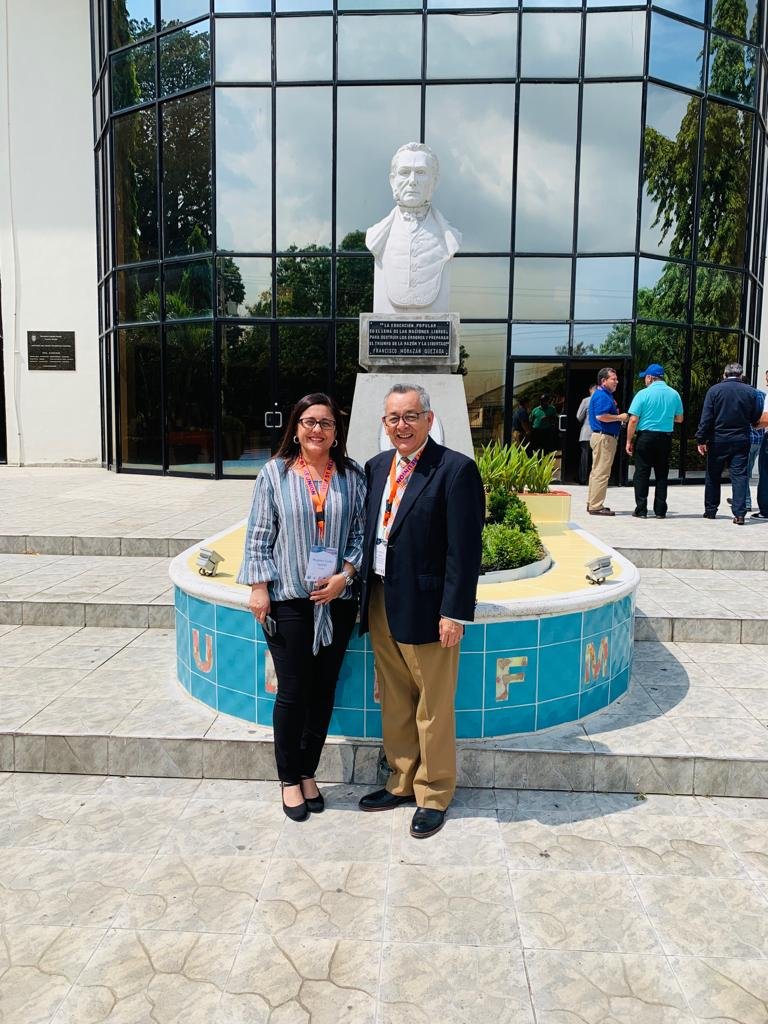 PosgradosUNAH's tweet photo. Presentes, en la segunda jornada de la 51 reunión de la #SIRCIP , el director de posgrados de la @UNAHoficial : Dr. Armando Euceda
@aeunah y la asesora académica MSc. Leslie Aguilar, representando a la #DSEP , en las instalaciones de la @upnfm de San Pedro Sula. https://t.co/w9RChHmHEf