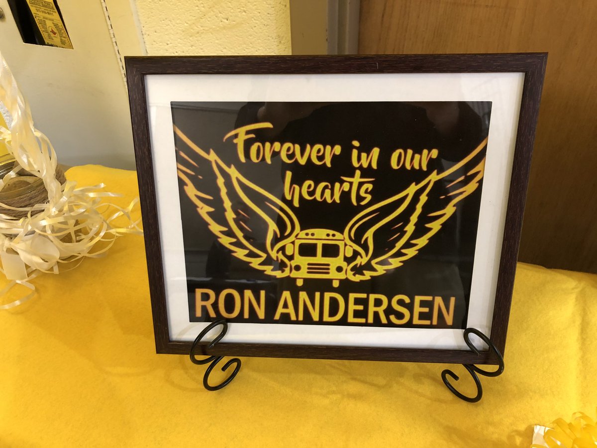 OlivetSports's tweet photo. Nice tribute to our beloved Ron Andersen at tonight’s volleyball match... https://t.co/LIcaFkvsFP