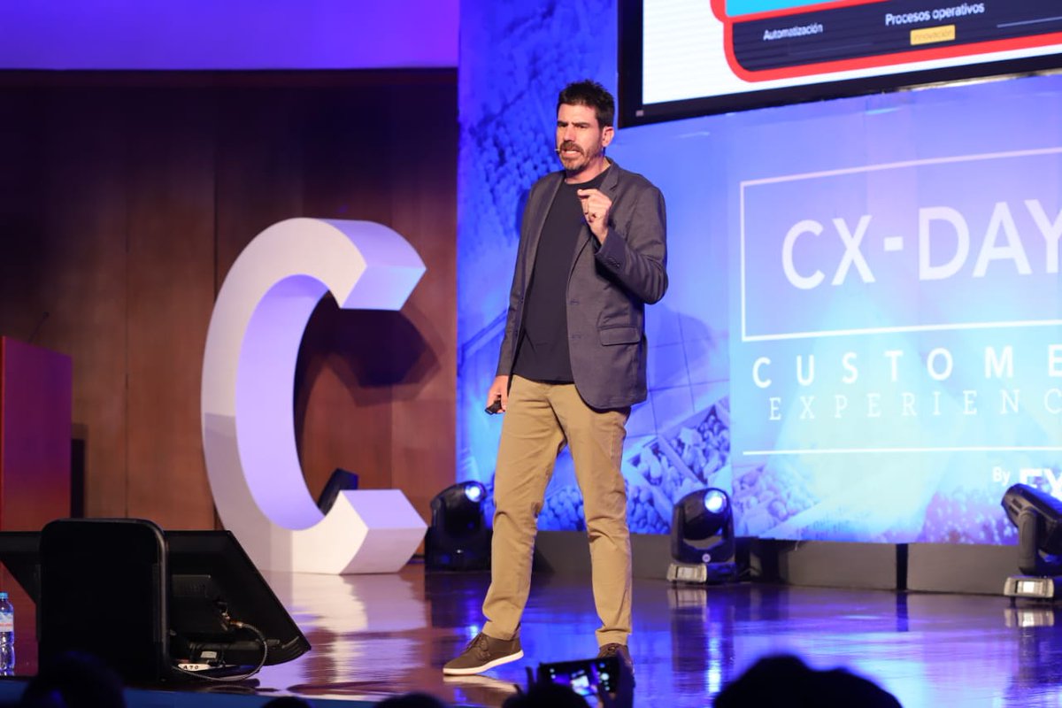 CENTRUMcatolica's tweet photo. "Realmente me trasformo cuando llego a la cima del valor, cuando reinvento el modelo del negocio, cuando mejoro la experiencia del cliente."
Gabriel Alzate - @gjalzate
Consultor en innovación y transformación digital
#GATdigital
#CXDayPerú https://t.co/z4hPwYZdCA