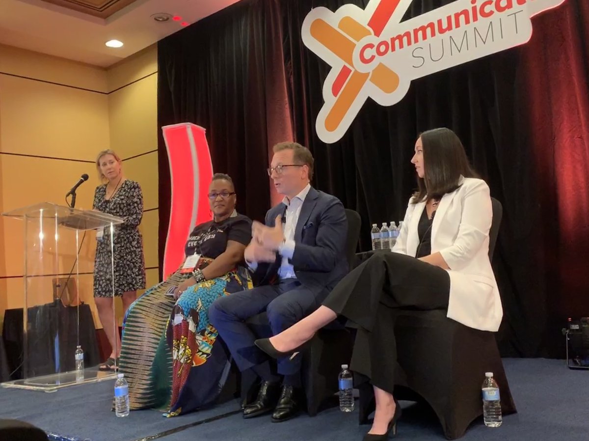 contactjeff's tweet image. From the Branding Baltimore panel at #CommunicatorSummit moderated by @BaltBizEditor: “Don’t you let anyone tell you what Baltimore can’t do...see the potential in the place and the people.” — Erricka Bridgeford of Baltimore Ceasefire