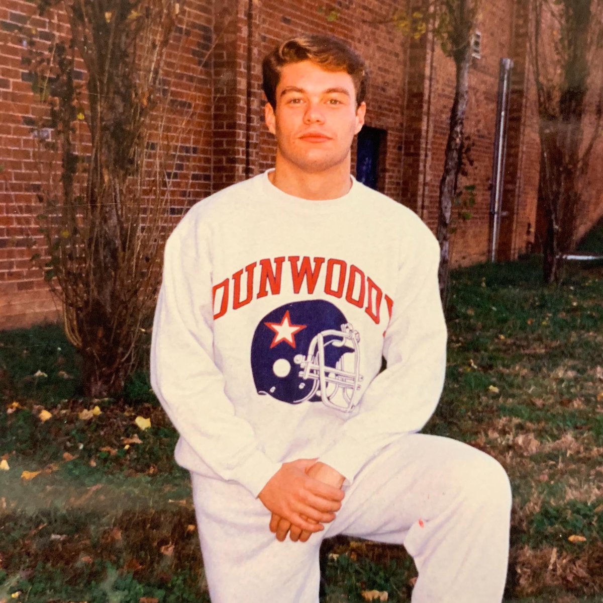 VisitDunwoody's tweet photo. How’s this for a #Throwback? Here’s @RyanSeacrest back in the day representing his high school - and ours! 😎 #DunwoodyHighSchool #GoWildcats 🐾#DiscoverDunwoody https://t.co/RK8U1etl1A