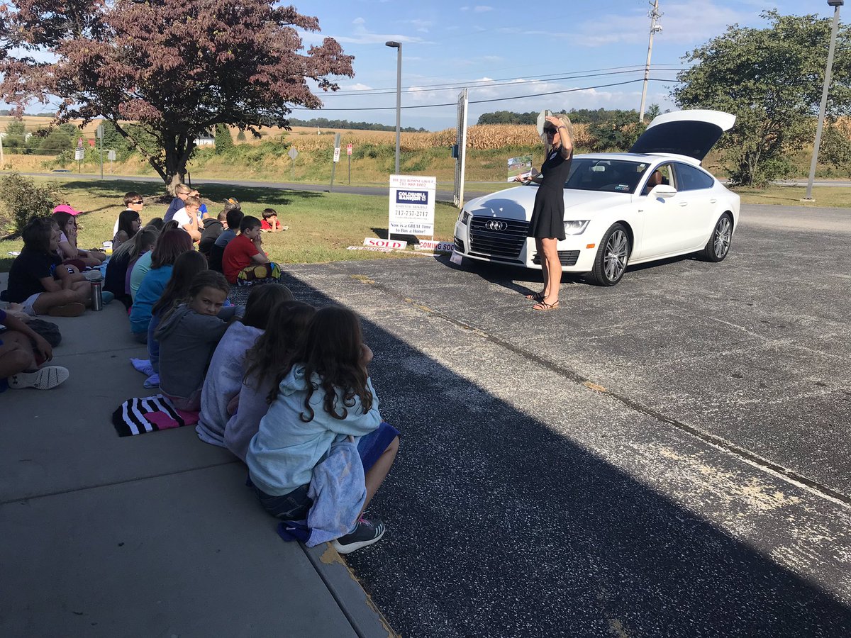 Great day for Career on Wheels! Thanks to all our volunteers that made today great <a href="/FawnArea/">Fawn Area Elementary</a> #fawnarearocks