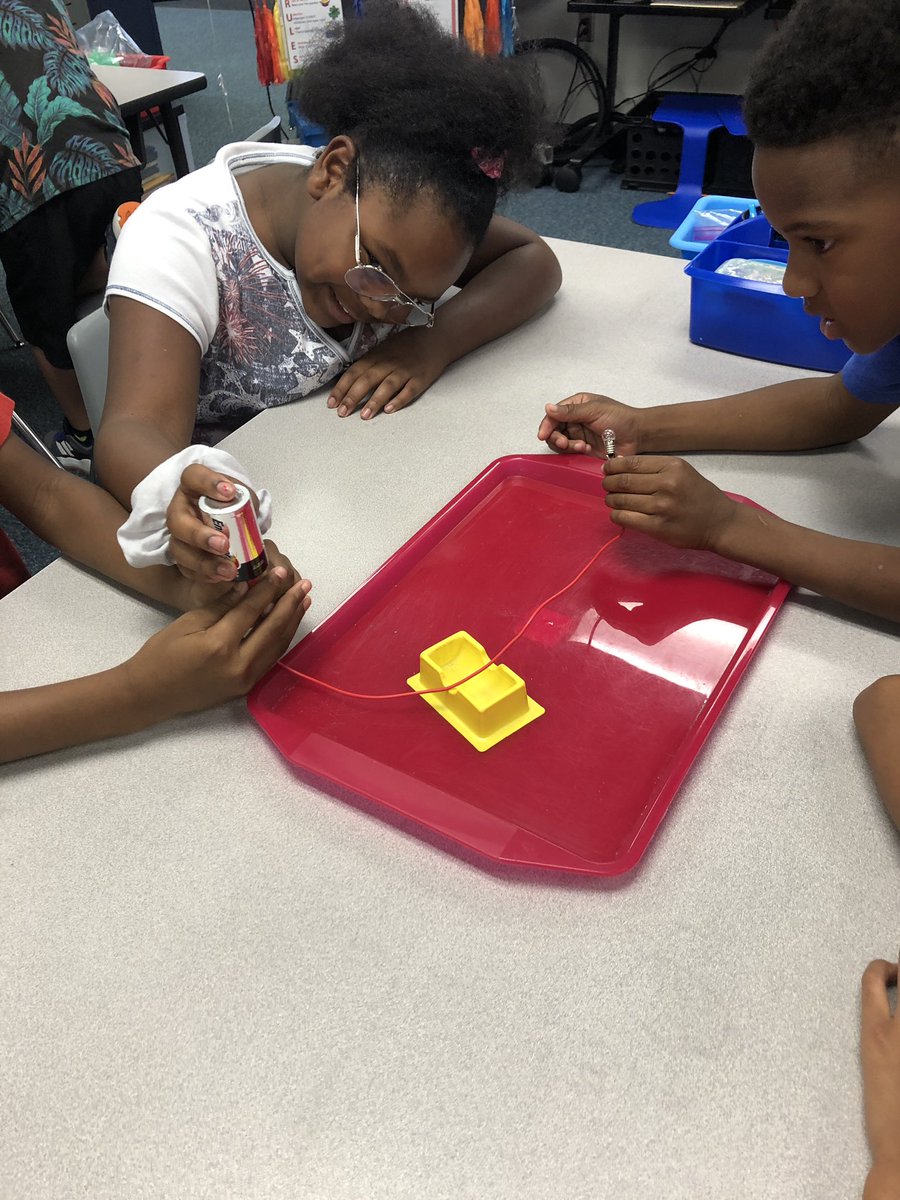 ashleyblemke's tweet photo. Exploring Electrical Energy 💡🔌 @duryeaschool #CFISDScience #formsofenergy #LemkeLearning https://t.co/9KS5lmTVYc