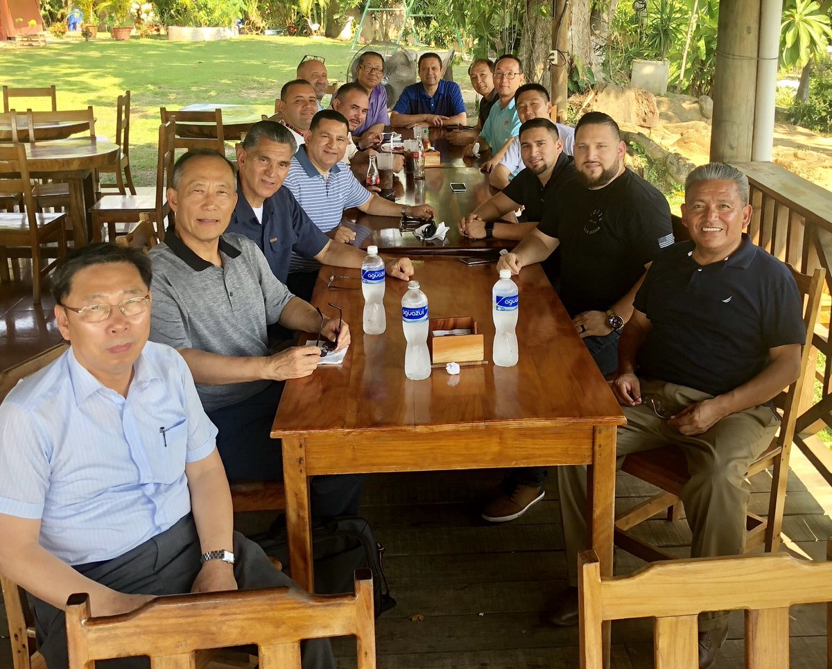DrLuisParada's tweet photo. También tuvimos un buen tiempo disfrutando rica comida.
Puerto Cortés, Honduras. https://t.co/IE5oUAViwi