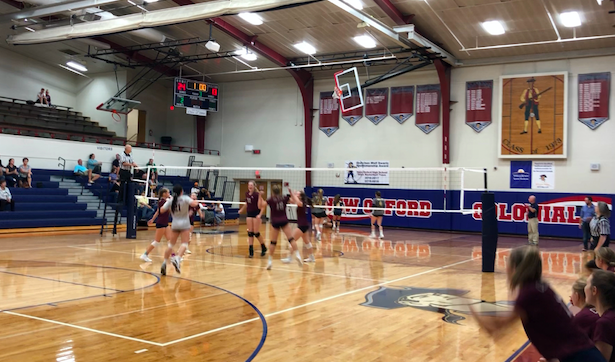 NOHS17350's tweet image. Girls volleyball sweep Eastern in 3 games. Great job Lady Colonials!