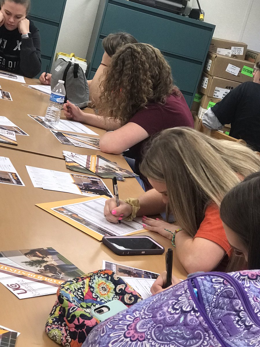 HHHSCounseling's tweet photo. Thank you @UC_Admissions for helping our seniors fill out applications today!! https://t.co/BBPiZDatCb