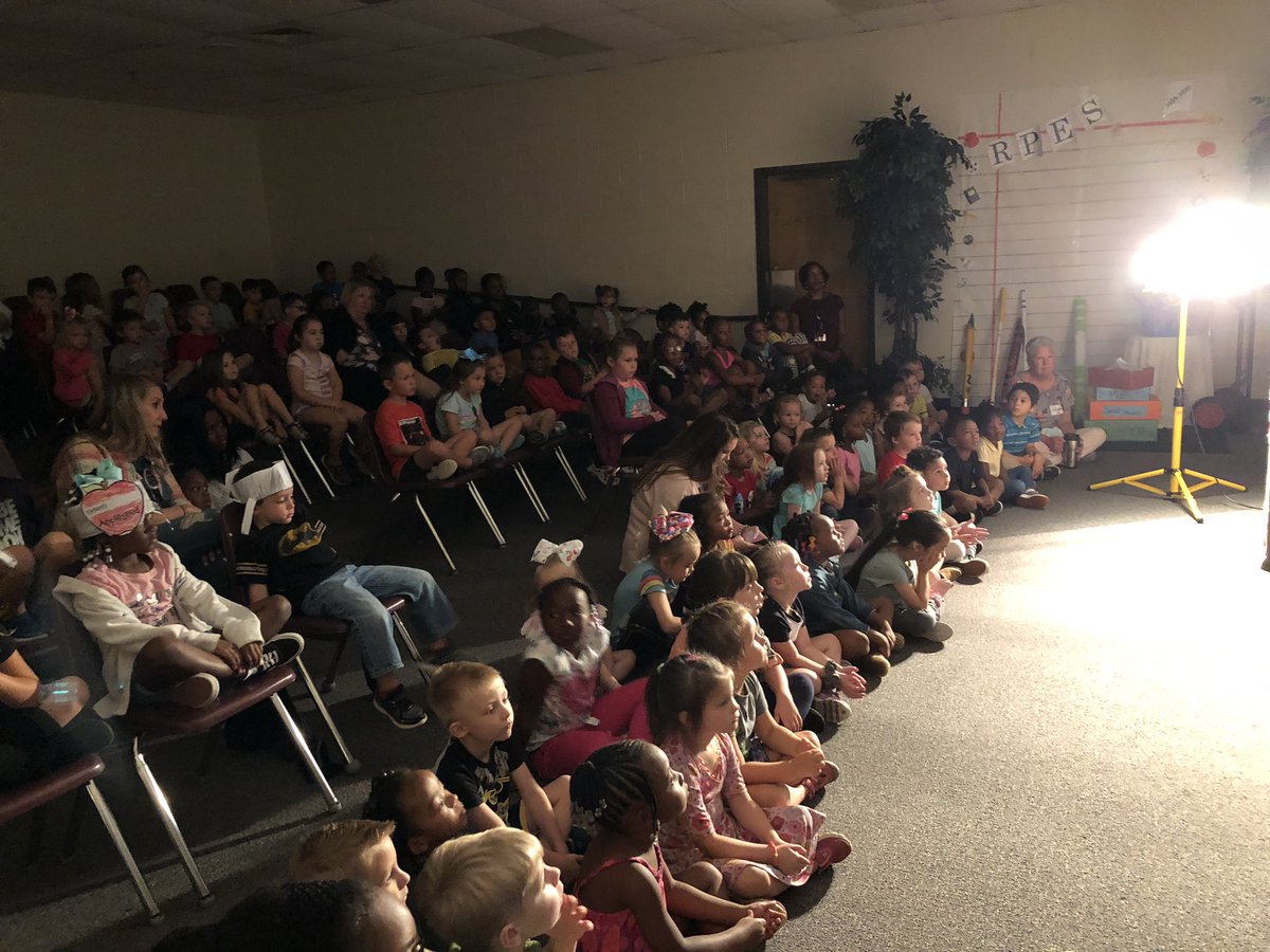 HopeFBarr's tweet photo. @RPES_Cougars Kindergarten, 1st, & 2nd grade friends really enjoyed our visit from Detective Seymore Green and all of his friends today. Thank you to all of the volunteers who made this event possible! #KCNB #ncssbethebest #GreenTeam @RyanEarlJames https://t.co/UAKI31NsRT