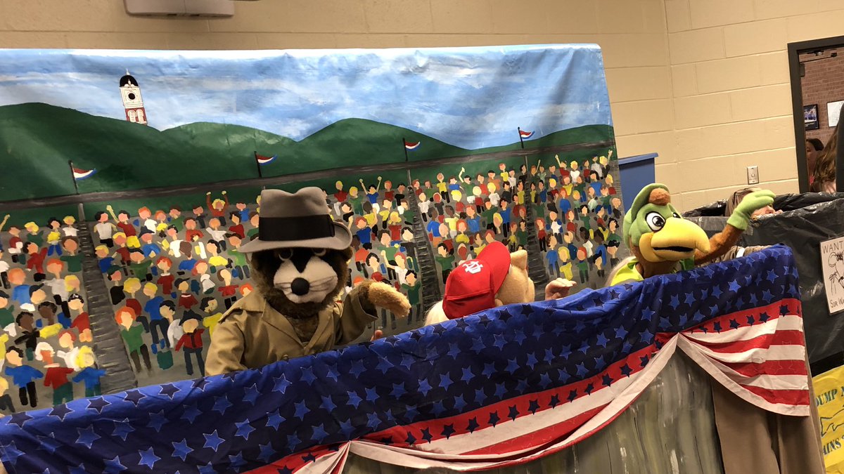 HopeFBarr's tweet photo. @RPES_Cougars Kindergarten, 1st, & 2nd grade friends really enjoyed our visit from Detective Seymore Green and all of his friends today. Thank you to all of the volunteers who made this event possible! #KCNB #ncssbethebest #GreenTeam @RyanEarlJames https://t.co/UAKI31NsRT