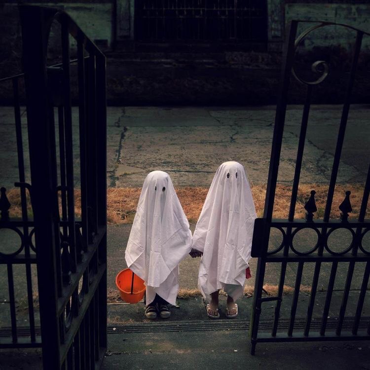  #tbt to me and the little homie on halloween. look at ghostie rockin those flipflops