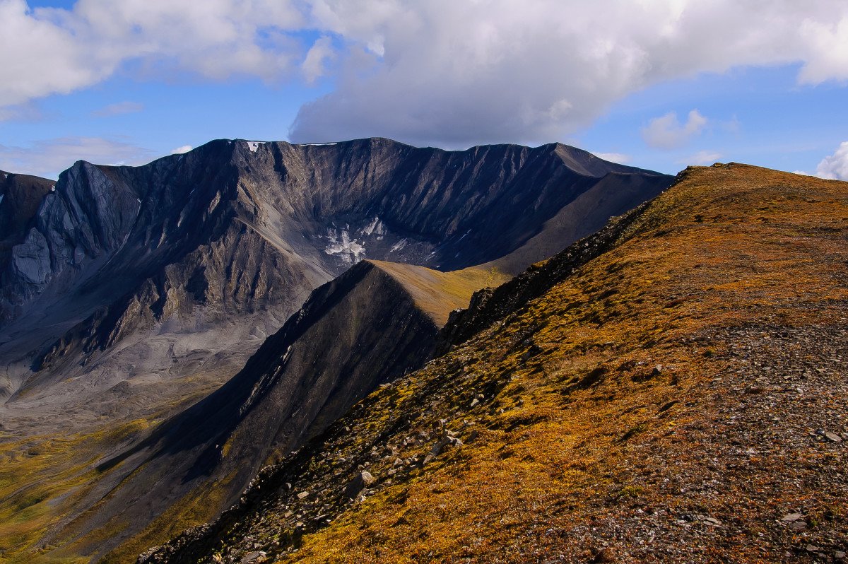These 9 difficult hikes will challenge even the toughest backpackers. Have you done any of these? dlvr.it/RDzVz3