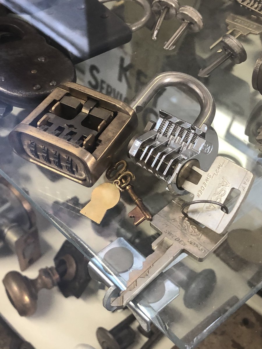 CthulhusRage's tweet photo. #LockSHOP:
JW LOCK is a pretty cool, cozy shop.
Jeremy has great customer service and they sell #MedecoLOCKS as well.
#Locksmith #Locksmithing

JW LOCK
520 N Second Ave
Covina, CA  91723
United States https://t.co/5lv2rRc5iV