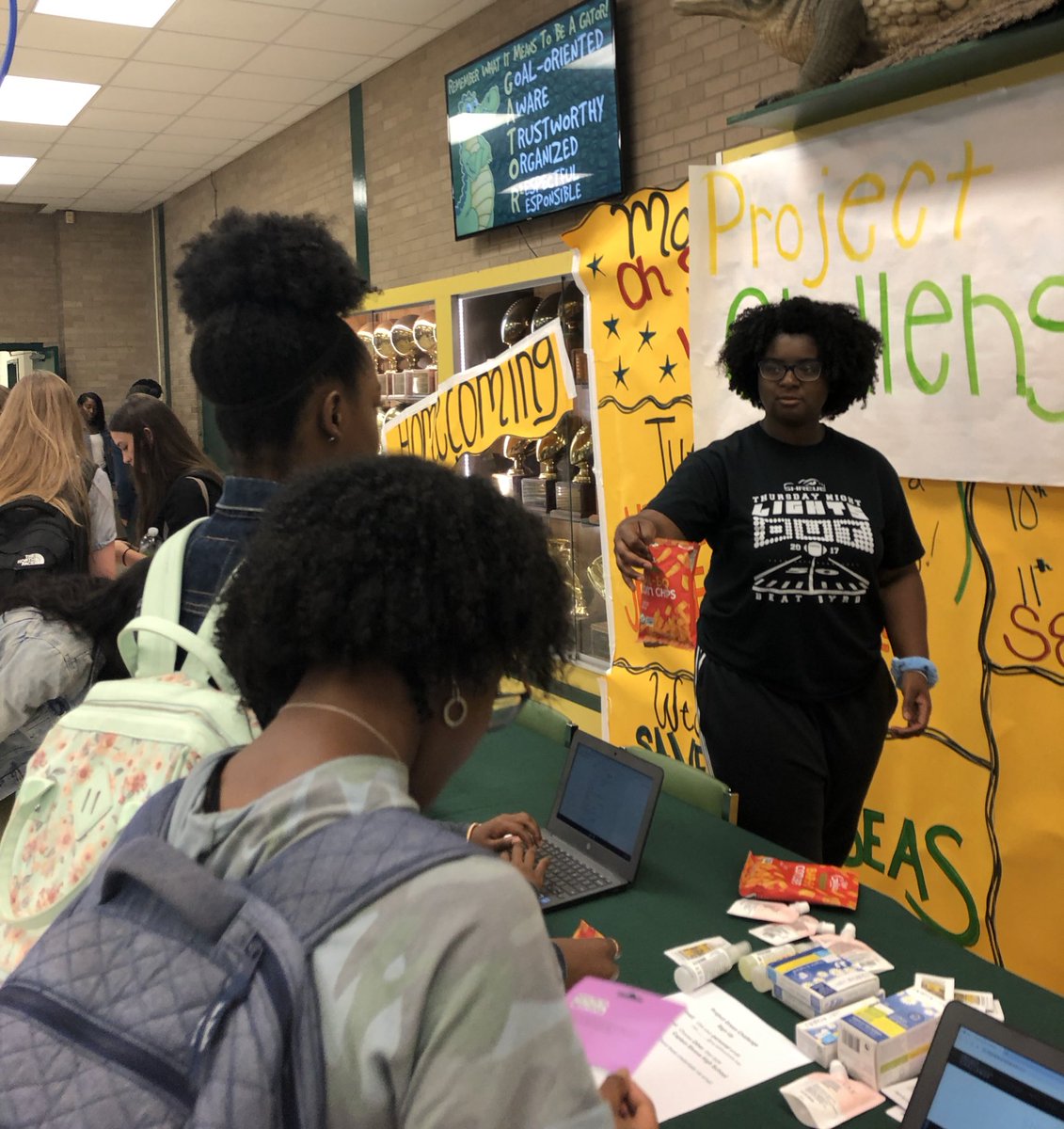 AmyDouglas318's tweet image. #ProjectGreenChallenge sign up event was a success! @CSHSGators you can still join! Challenges begin Oct 1. See Ms Douglas rm 315 for details. @TurningGreenOrg #PGC2019 #GatorsForGood🐊