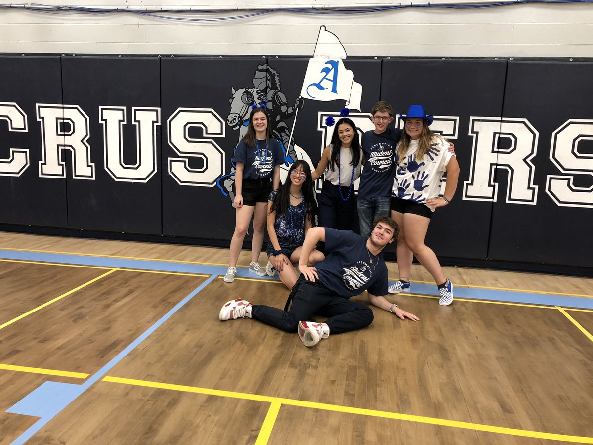 Lots of smiling faces at tonight’s Grade Nine Dance. What a great bunch of new crusaders we have this year! #BleedBlue