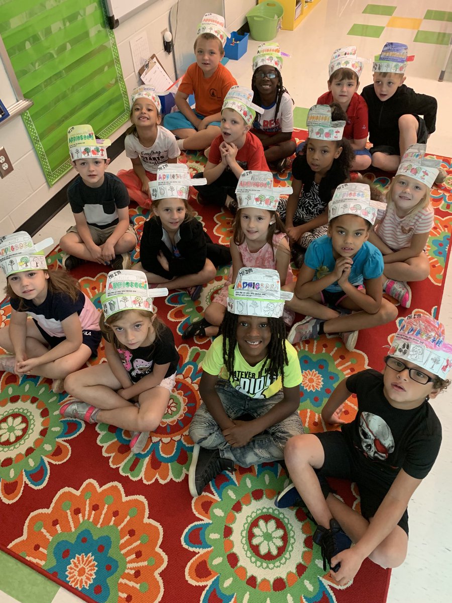 First graders celebrating Johnny Appleseed’s birthday today at ELE! ⁦<a href="/ScottHargrove4/">Scott Hargrove</a>⁩ ⁦<a href="/TCSPublic/">TullahomaCitySchools</a>⁩