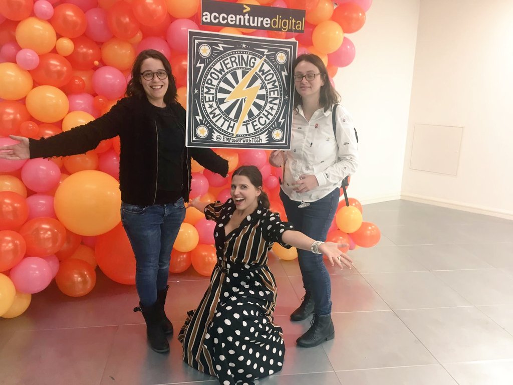NSGall's tweet photo. Lovely evening feeling empowered with @LaQuartaru and @ZoeLimbert @EmpowerWithTech https://t.co/hBkrCtEx8o