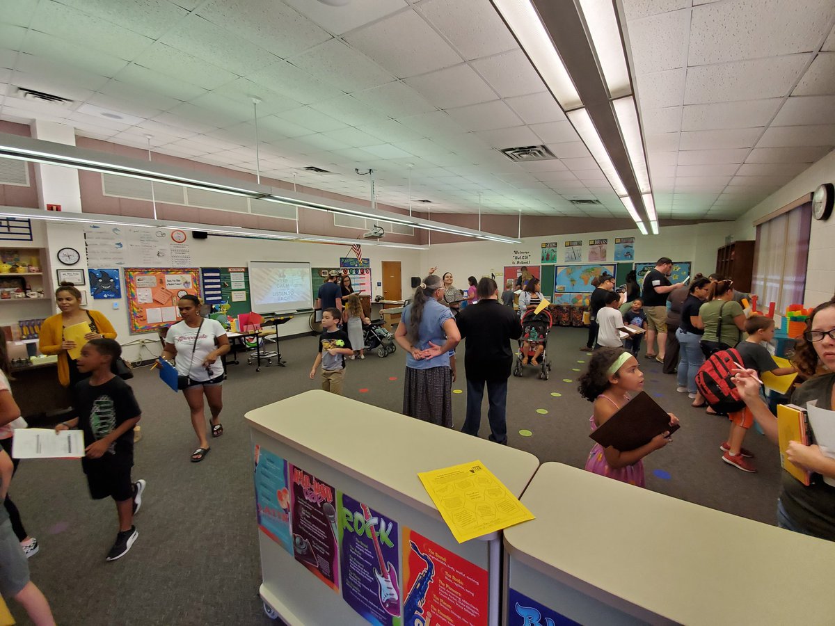 Special area teacher are also rocking the STUDENT LED open house with scavenger hunts. <a href="/MCPS_Sunrise/">MCPS_Sunrise</a> @