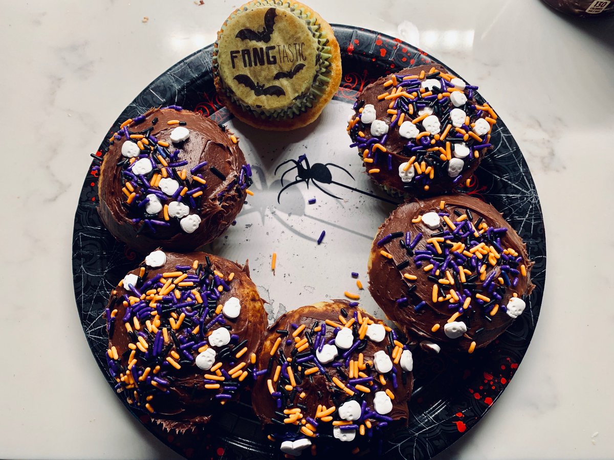 ShannaGermain's tweet photo. I know, I know... it's early. But I couldn't help it.
Favorite season. Favorite holiday.
#FallforHalloween https://t.co/RywhZPmSNe