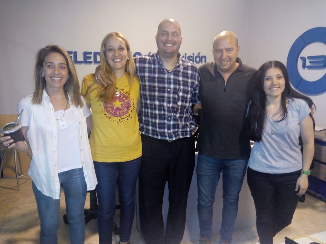Hoy visitamos a Canal 13 de Rio Cuarto, <a href="/tdfederal/">Telediario Federal</a> nuestros amigos de la producción de los noticieros, quienes desde hace años nos invitan a participar de los diferentes programas, un gran equipo profesional y humano, gracias por el recibimiento! <a href="/marinaojeda19/">Marina Ojeda</a>, y todo el equipo