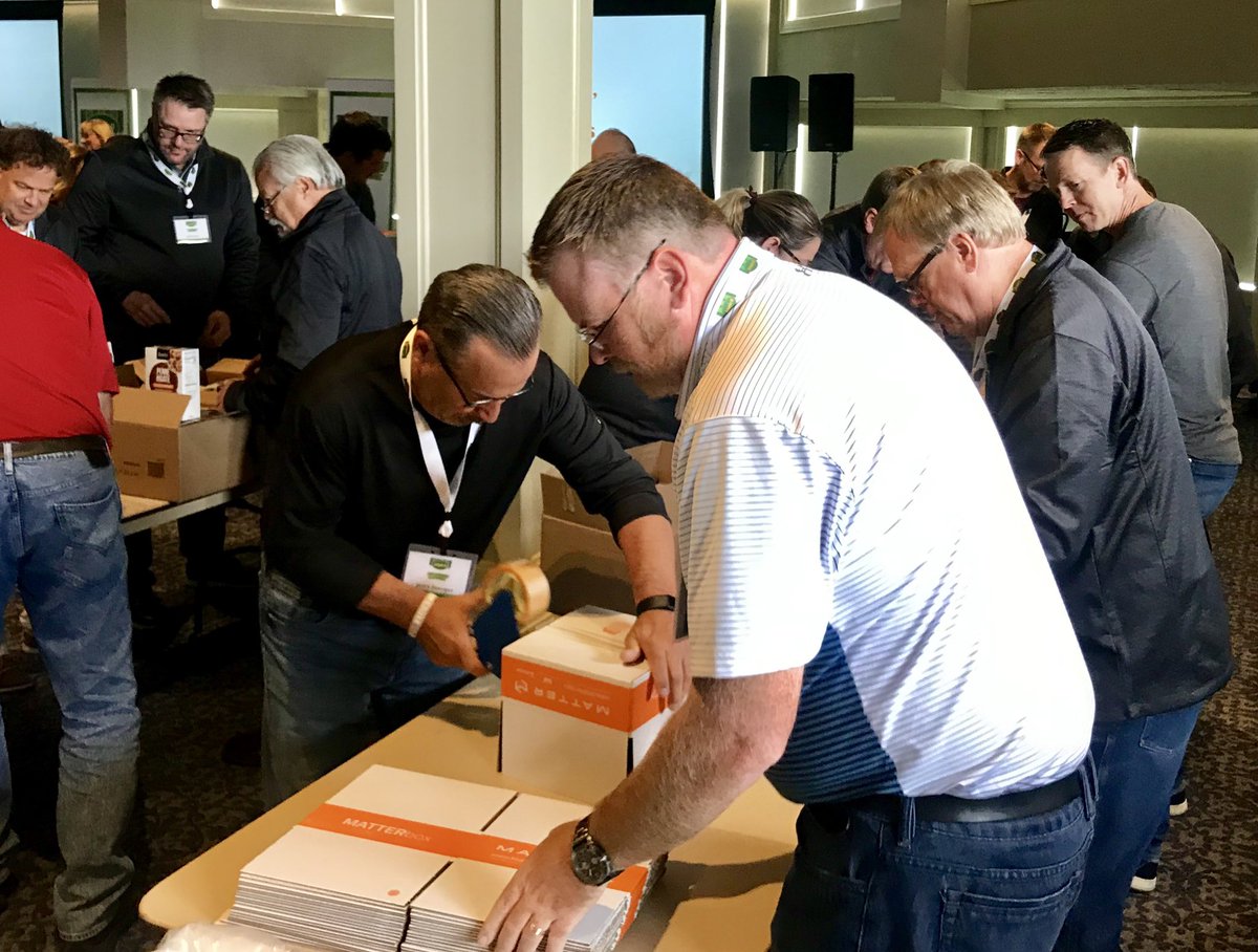 HormelFoods's tweet photo. Our team @Jennieo packed 250 meals today to help feed families in the Willmar, Minn., community! #OneInspiredTeam https://t.co/vjLlAgjfk0