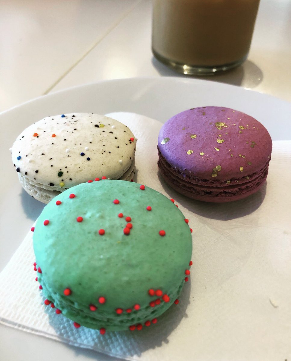 NerdyKnighton's tweet photo. Work days are always better with macarons! @bitterwinsome @RukiaBrooks @maplecopse https://t.co/WOXUBTydSK