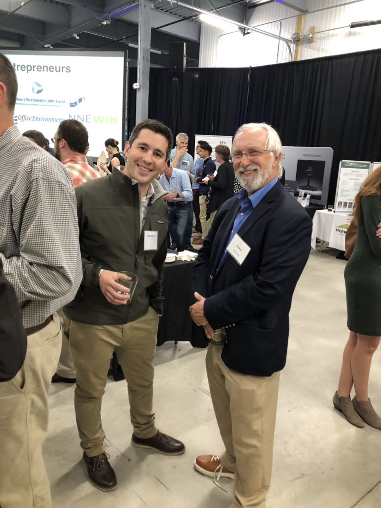 hkmerrittjr's tweet photo. Spending my night at #VIS2019 event. Excellent company and old friends! #VTInvest #proudsponsor https://t.co/3aCrQwetpL