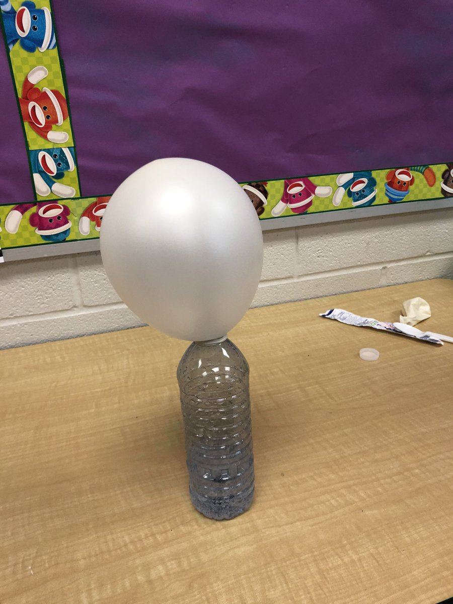 msbiswas_DDSB's tweet photo. Science experiment with Grade 2 students today learning about solids, liquids and gasses. @ChpsClara #matter #science #handson #hypothesizing #mindsblown https://t.co/2nJUx8QfTS