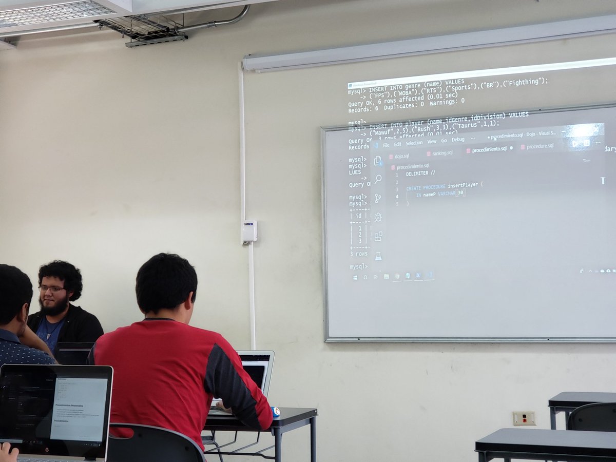 elrevo's tweet photo. Creando los procedimientos almacenados en el manejador #CoderDojoFei @fei_uv https://t.co/LpwHLdfT88