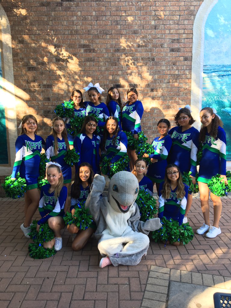 DebraAGarcia2's tweet photo. Kaffie Spirit Team is ready to cheer on our Lady Dolphins volleyball team. #kaffiems #kaffiespiritteam https://t.co/NmyplpDa0X