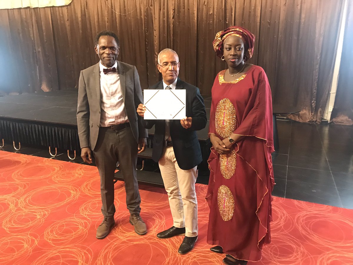 Dahabadjibril's tweet photo. Bravo à #Tooga qui est 1 des vices championnes du @MarathonSahel plébiscité par le vote très populaire du public. @KamissaCamara @HadinaRIMTIC @Fiatope_ @Maya_kane @abdelejlil @hasmiyou_diop @azizachom https://t.co/oLqZiHvODa