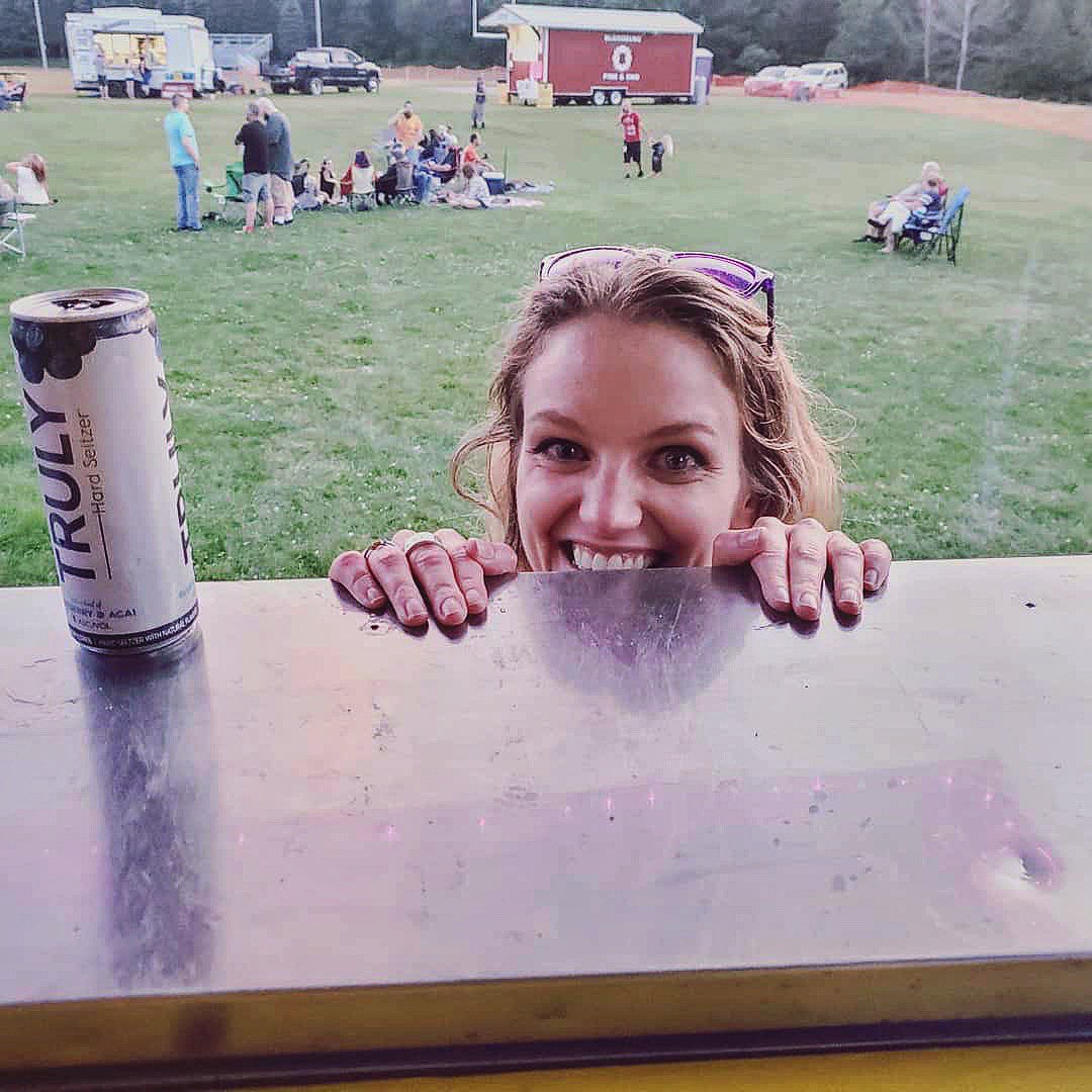 FestCanyon's tweet photo. Today’s the first Canyon Music Fest 2020 committee meeting. What would you like to see for food trucks, vendors, artists or anything else? 😊 Enjoy this adorable photo of one of our photographers @aprilalena enjoying a @truly at the @felonydonutz food truck. #canyonMF #truly https://t.co/5gNjINF0gt