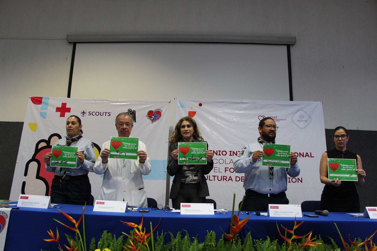 TrasplantesJal's tweet photo. Hoy #Cetot suma un importante aliado para la causa, firmamos convenio de colaboración con @scoutsdemexico
#DíaNacionalDeTrasplantesDeÓrganos
https://t.co/wkunonc0vS https://t.co/LMgan0Usvw