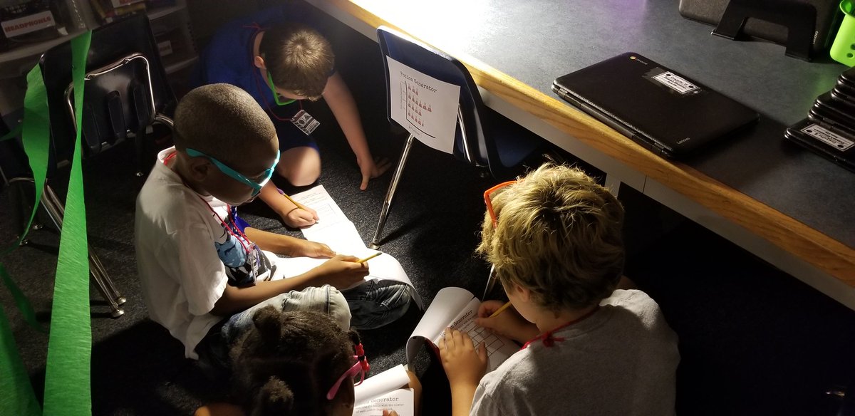 DugganDiscover's tweet photo. With all the action the laboratory, it was hard to get good pics! We enjoyed being mad scientists as we created &amp; read "evil" graphs! @RoyalElementary https://t.co/jPweDeX4ht