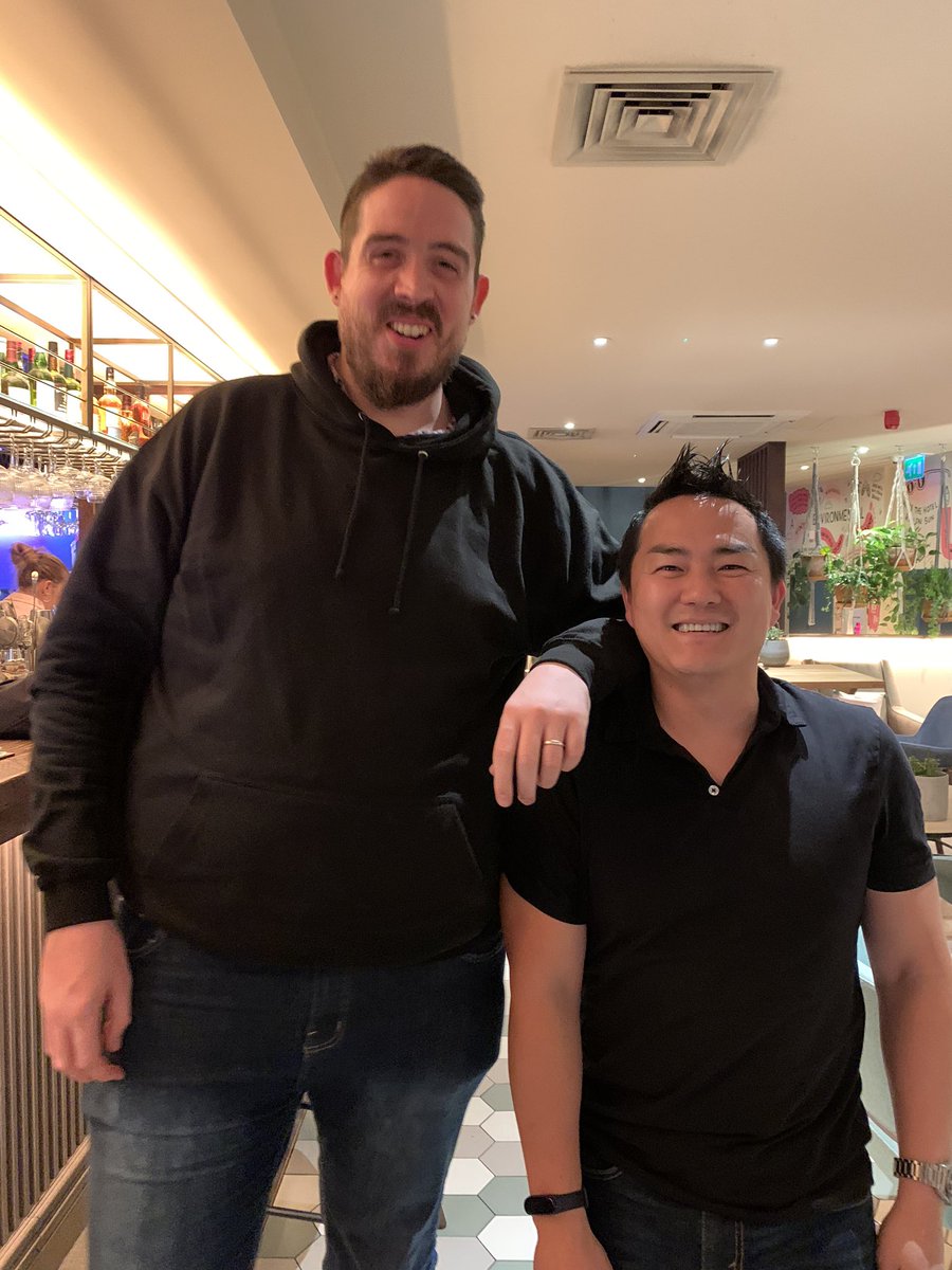 Mitsuo_Hirakawa's tweet image. I am fairly tall, but I’ve never felt so #VerticallyChallenged until tonight. Ladies and gentlemen, really pleased to introduce you to our latest @IrregularCorp team member @onlyoneskingle who eats naughty children and downs 18 Jäger bombs for fun:) Welcome Matt!!!