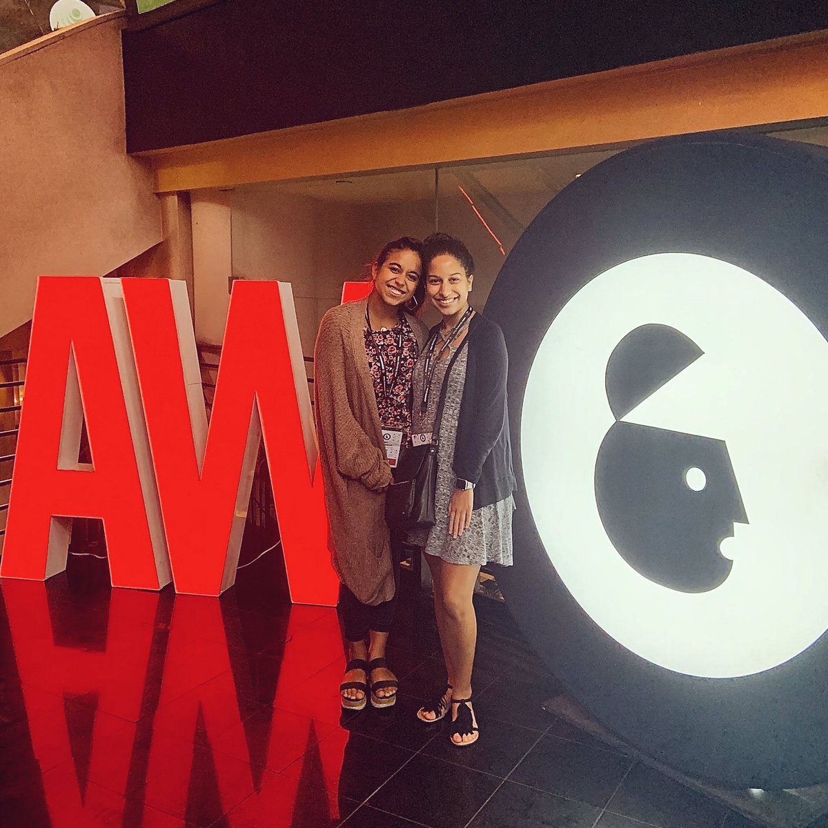 juliannanlopez's tweet photo. Had the chance to go to #AdvertisingWeek today with @casandrasosaPR! Loved learning about 5G and the future of live experiences. #PR #adweeknyc https://t.co/EIj5XLGG2G