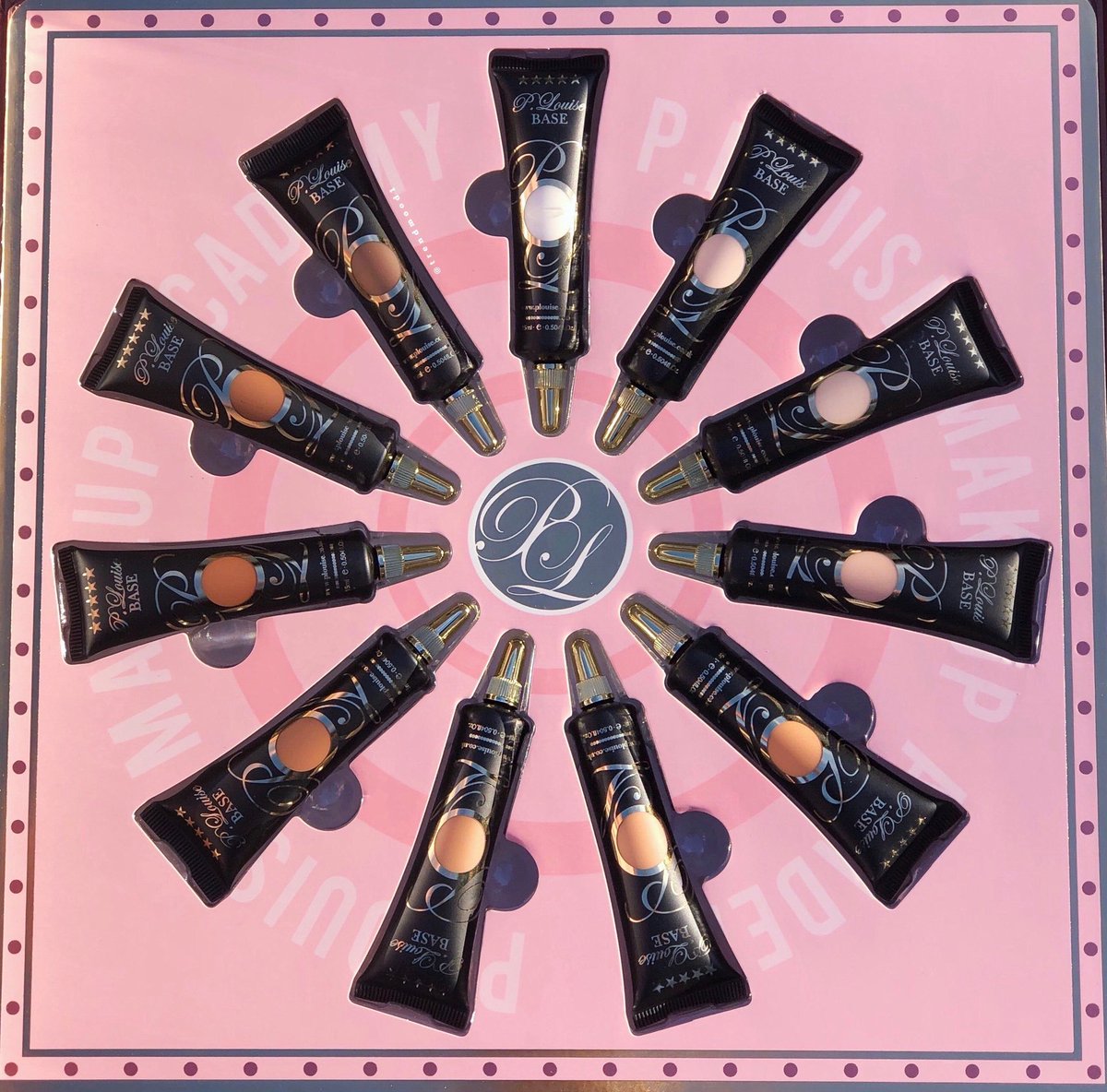 Trendmood's tweet image. Available Now! 🚨 LINK ➡️ bit.ly/2loxf4L exclusively 🖤 online &amp;amp; in stores @morphebrushes! 
@plouiseacademy 💸 And we love their #PLouiseBase!!! So exciting, Morphe is starting to carry more and more different brands! 🙌🏼💸 it’s becoming  a multi-brand retail store