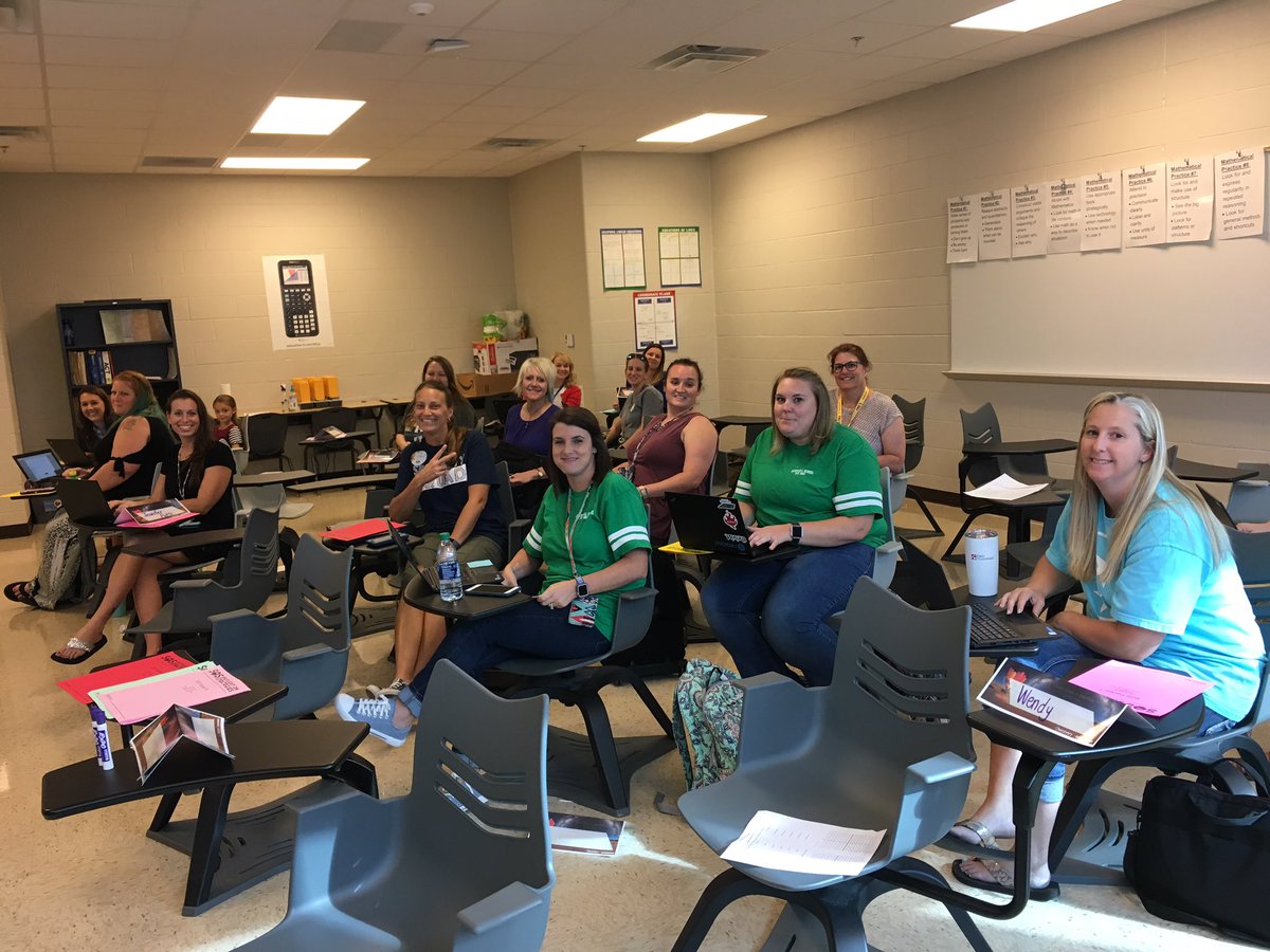 LeAnnSimmerman's tweet photo. @MauryCoSchools #DENAmb session 1 is in the books!! DENtastic ladies leading the charge toward digital/technology integration. #growmaury @DiscoveryEd @cjmarczak @cara_skaggs @kellyhines @jdemian @EmMurn https://t.co/QFQeVA2KjL