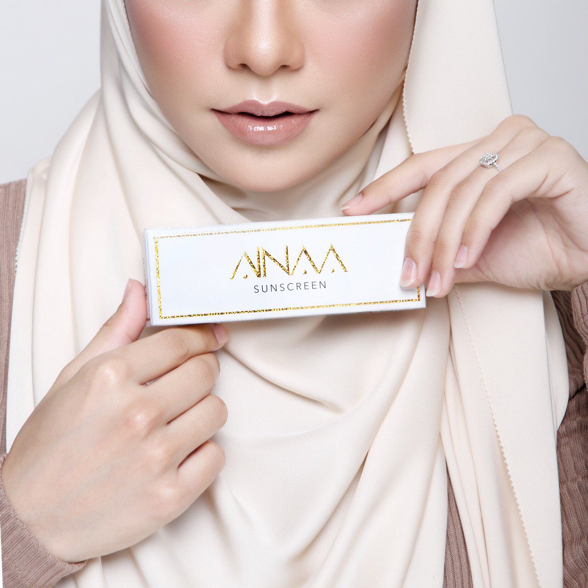 ainaabeauty_LDU's tweet photo. ainaa sunscreen😍😍 https://t.co/x56CmgL0SC