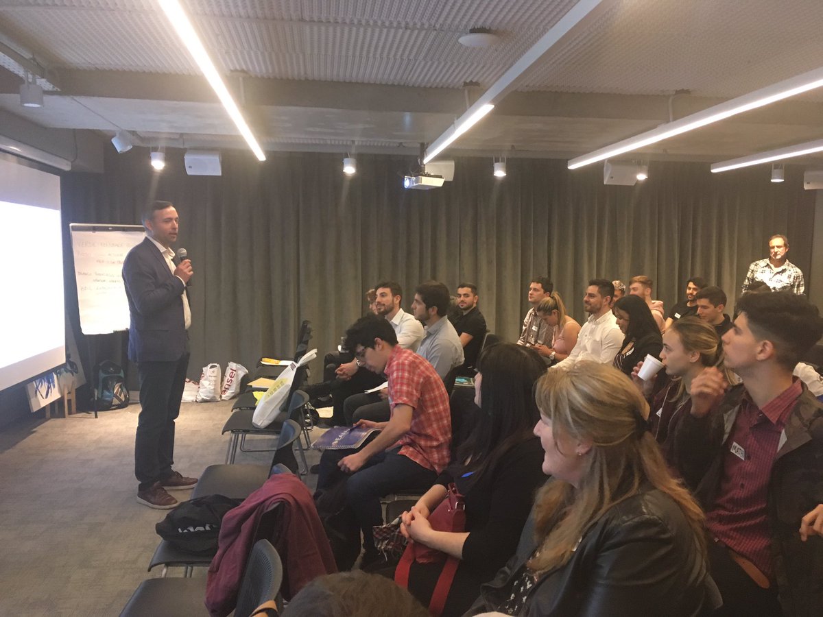 BAdesarrolloeco's tweet photo. #VosLoHacés Universidades! 🙌🏻
Ya estamos en la tercera co-creación. Hoy los participantes deberán trabajar sus presentaciones o pitch frente a sus compañeros y facilitadores.
#emprender #BAEmprende #pitchear @jpcorica @HITCowork https://t.co/6GI73zrX2Y