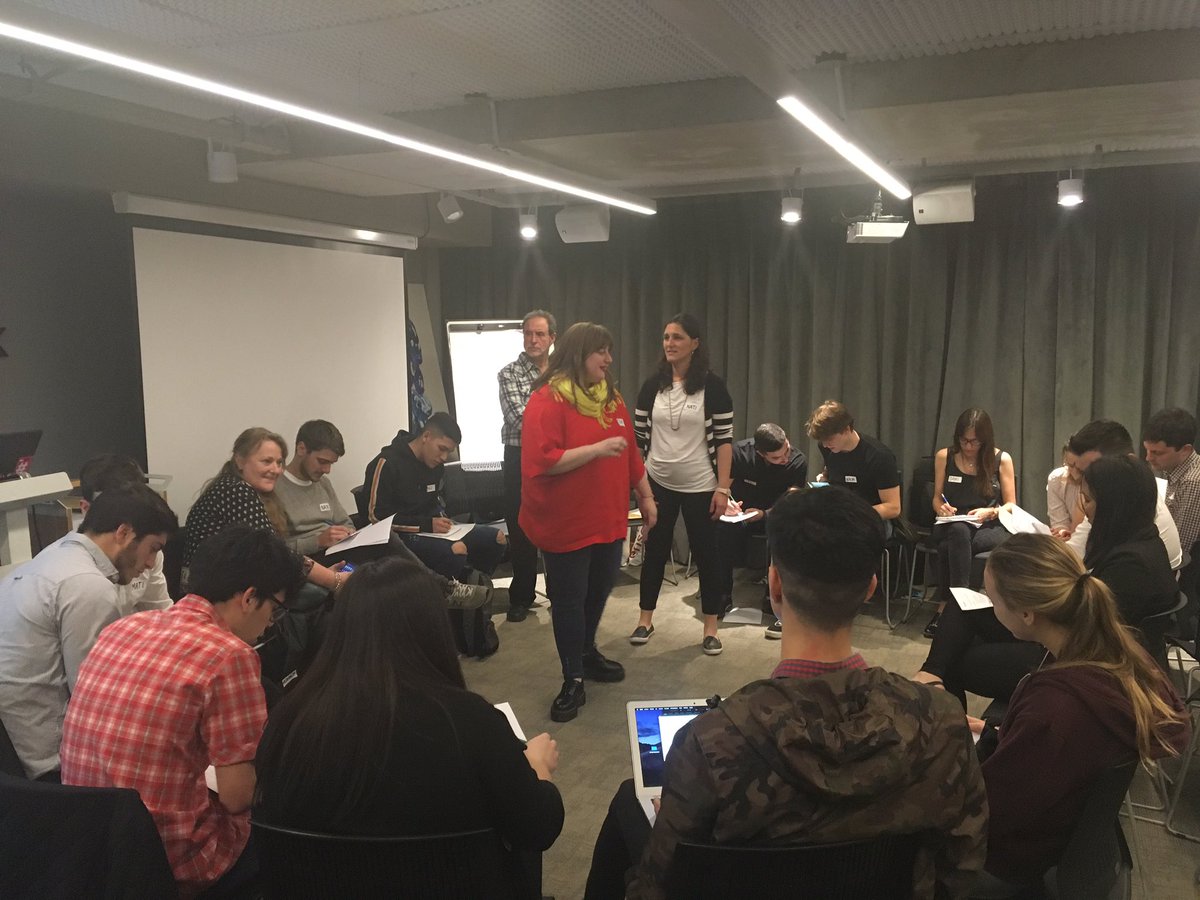 BAdesarrolloeco's tweet photo. #VosLoHacés Universidades! 🙌🏻
Ya estamos en la tercera co-creación. Hoy los participantes deberán trabajar sus presentaciones o pitch frente a sus compañeros y facilitadores.
#emprender #BAEmprende #pitchear @jpcorica @HITCowork https://t.co/6GI73zrX2Y