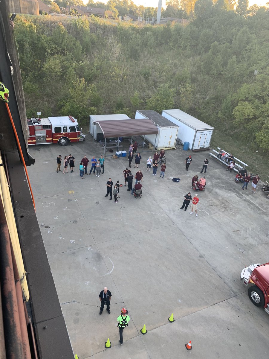 Colerain_Fire's tweet photo. Citizens Fire Academy #rappelling tonight. #TheFirstStepIsADoozy. We have #awesome residents. #fullyinvolvedfullyengaged https://t.co/5fLHmiKZ4W