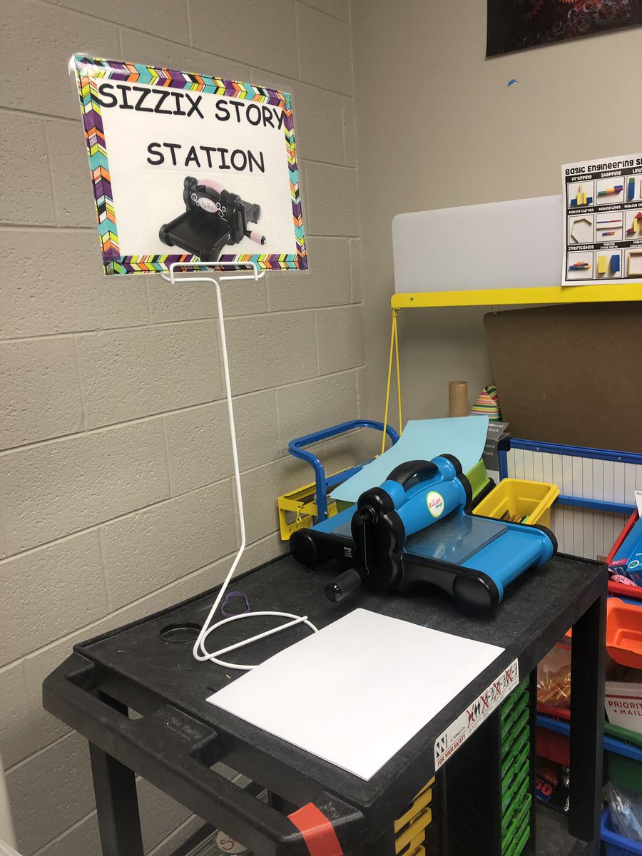 KCS_GWESlibrary's tweet image. Makerstation lab in the GWES library is up and running! @makeymakey @littleBits @PlayOsmo #createastory #Timeflieswhenmaking