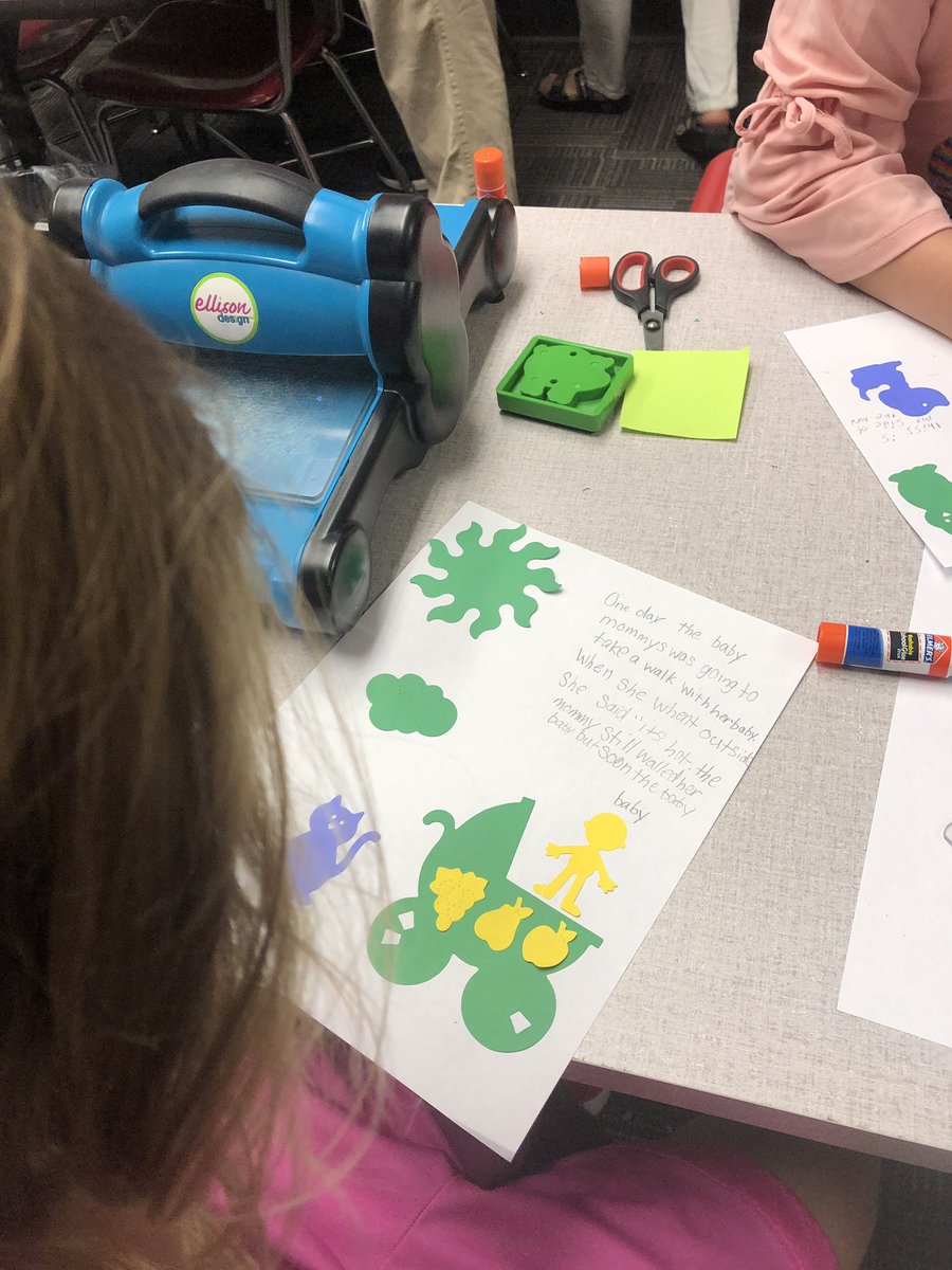 KCS_GWESlibrary's tweet image. Makerstation lab in the GWES library is up and running! @makeymakey @littleBits @PlayOsmo #createastory #Timeflieswhenmaking