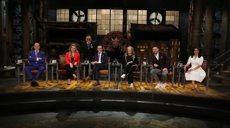 DesjardinsGroup's tweet photo. We believe that dedicated entrepreneurs can help positively impact communities, this is why we are partnering with Dragons' Den with the GoodSpark program. ✨ To learn more, make sure you tune in tonight for the season's premiere and visit 👉 https://t.co/PXSGOHbI6g https://t.co/sVvVjp5oU3