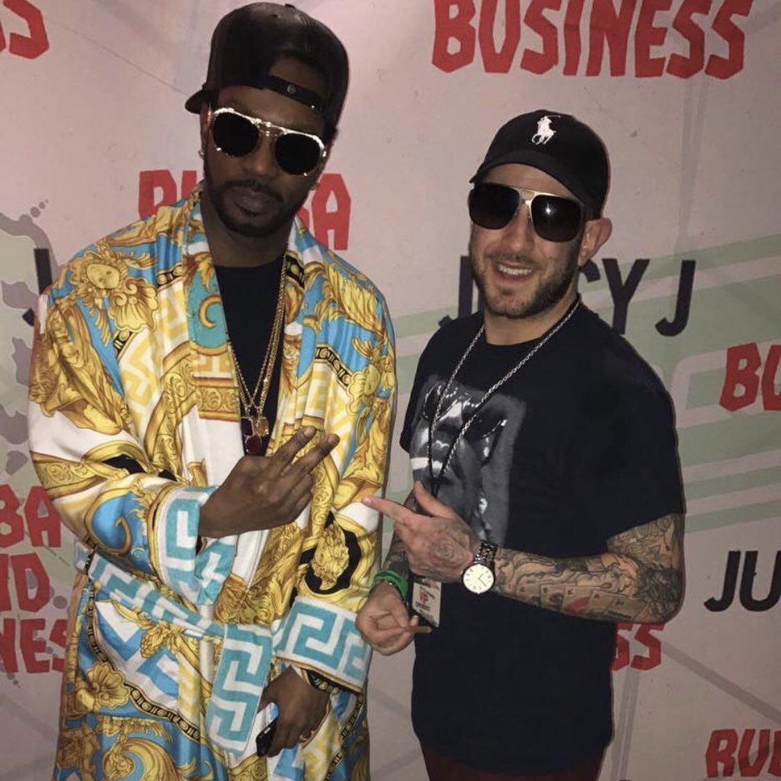 RobbyRoZayRG3's tweet photo. Play me some pimpin mayn
.
.
.
.
.
.
#thursday #vibes #tbt #tbthursday #juicyj #chicago #houseofblues #houseofblueschicago #rubbabandbusiness #wetrippymane #goat #three6mafia #juiceman #memories #godisgood #taylorgang #tgod #tgodmafia #music #hiphop #staytrippy
@therealjuicyj https://t.co/yeyOtfz0pV